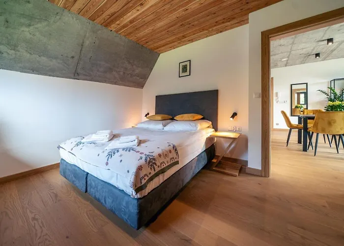 Apartament Shelter House *