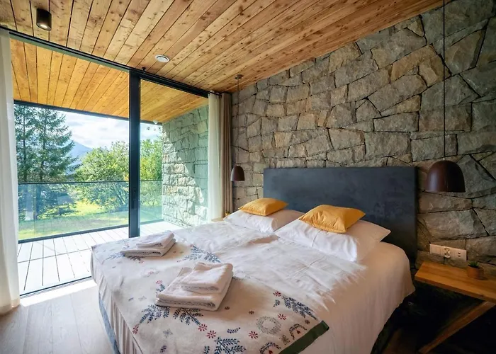 Apartament Shelter House