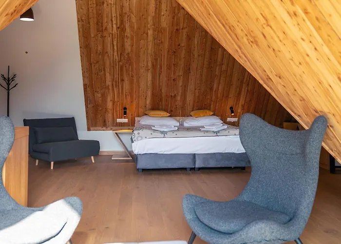 Apartament Shelter House *